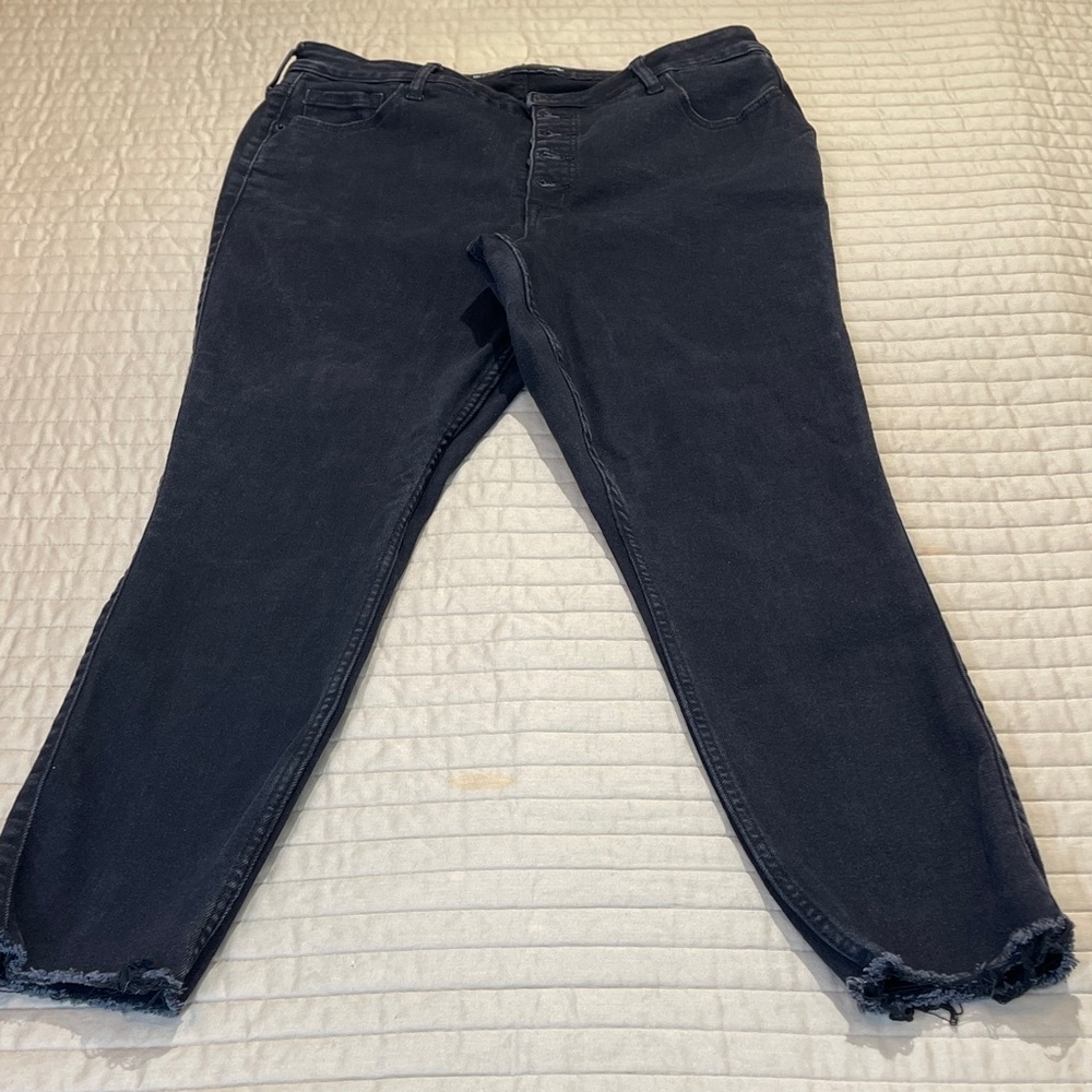 Old Navy 360 Women's SIZE 16 Jeans BLACK SUPER HIGH RISE ROCKSTAR BUTTON FLY